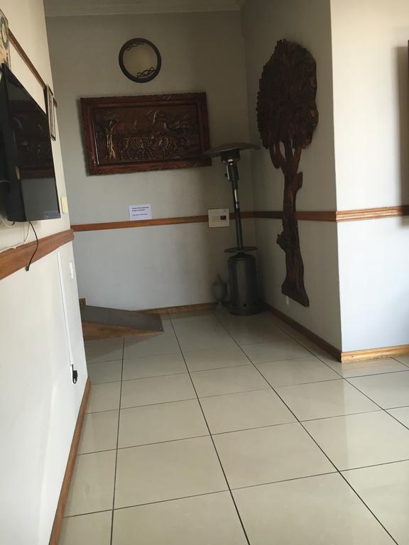 Tassili Lodge Кемптън Парк Екстериор снимка
