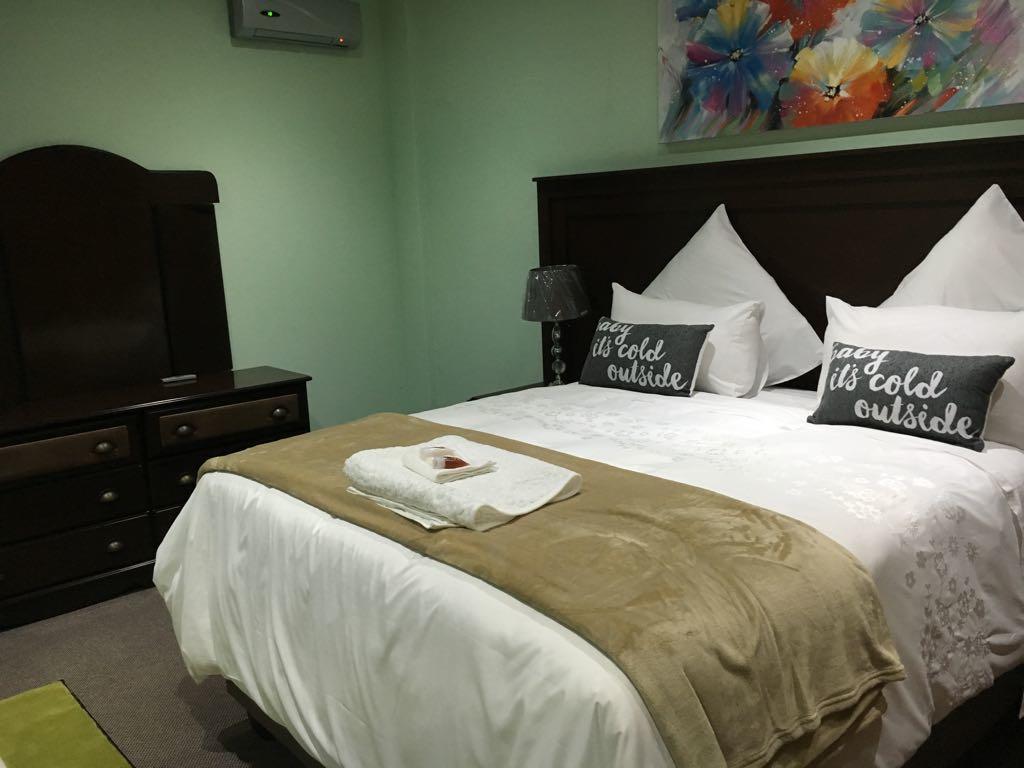 Tassili Lodge Кемптън Парк Екстериор снимка